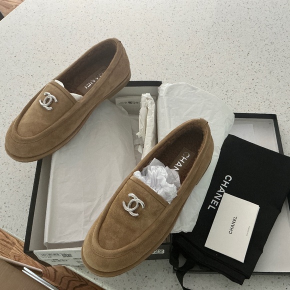 Chanel sheepskin loafers - Picture 1 of 3